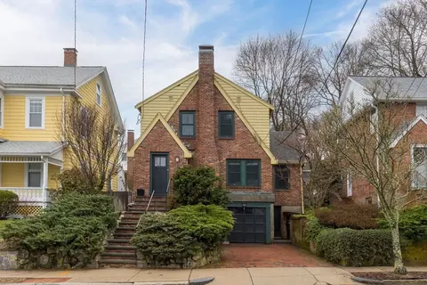 6 Martin St, West Roxbury, MA 02132