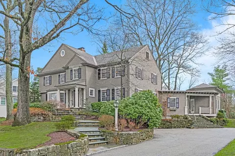 16 Nantucket Rd, Wellesley, MA 02481