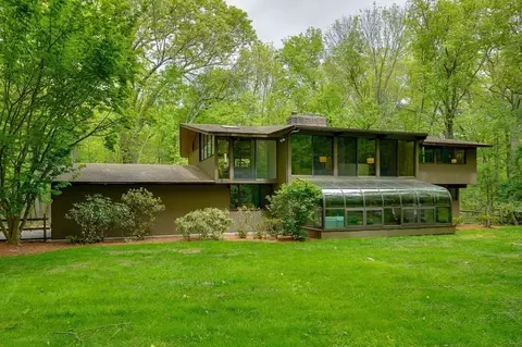 241 Belknap Rd, Framingham, MA 01701