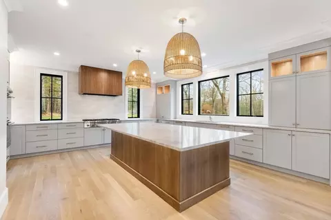 969 South St, Needham, MA 02492 photo 9