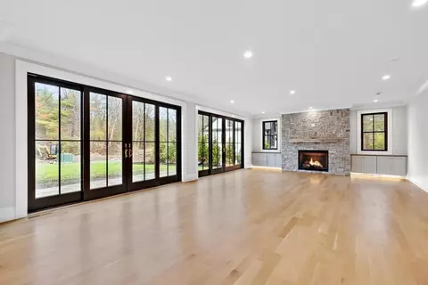 969 South St, Needham, MA 02492 photo 3