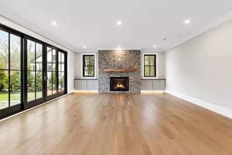 969 South St, Needham, MA 02492 photo 2