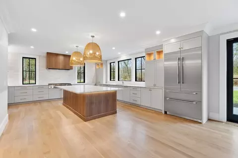 969 South St, Needham, MA 02492 photo 6