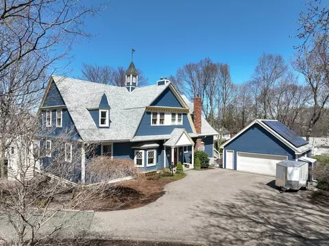 11 Washington St # A, Newton, MA 02458