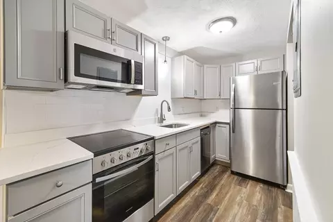 37 Fountain Ln #5, Weymouth, MA 02190