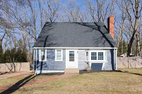 461 Pond St, Franklin, MA 02038