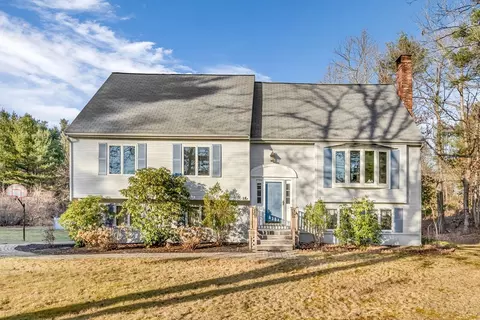 11 Ridge Rd, Walpole, MA 02081