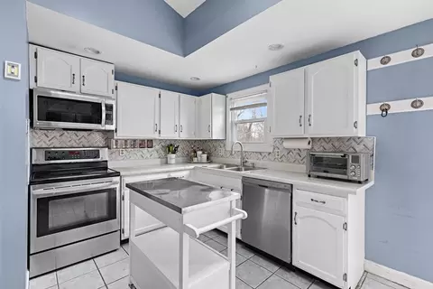 2 Freeman St, Berkley, MA 02779 photo 11