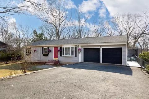2 Freeman St, Berkley, MA 02779 photo 2