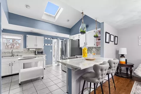 2 Freeman St, Berkley, MA 02779 photo 8