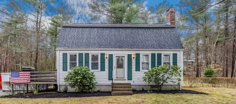 29 Ferry St, Marshfield, MA 02050
