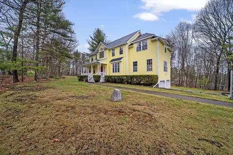 37 Jacques Rd, Tyngsborough, MA 01879