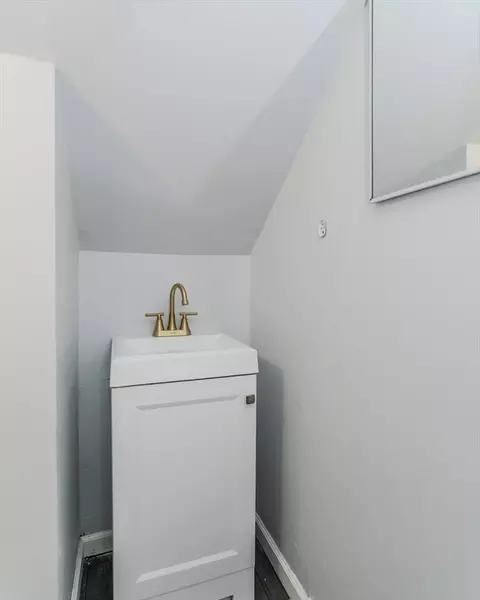 90 Eddy St, Springfield, MA 01104 photo 26