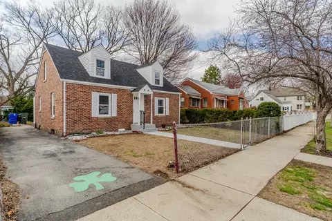 90 Eddy St, Springfield, MA 01104 photo 4