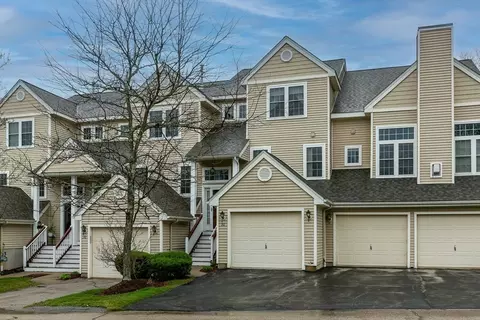 90 Lordvale Blvd #90, Grafton, MA 01536