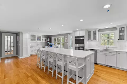 10 Codding Rd, Attleboro, MA 02703 photo 5