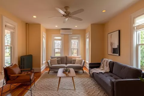 29 Pomeroy Ter, Northampton, MA 01060