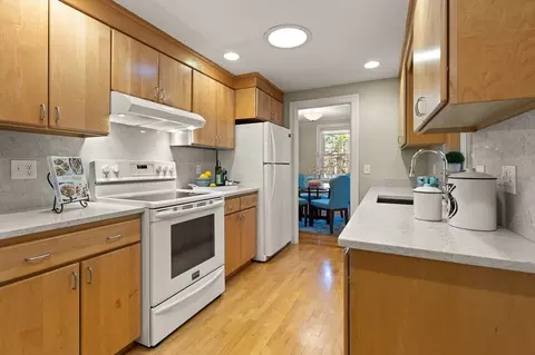 31 Summer Ave, Reading, MA 01867 photo 18