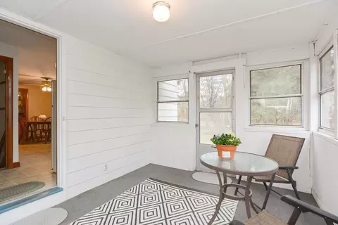 10 Smith St, Attleboro, MA 02703 photo 4