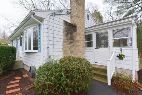 10 Smith St, Attleboro, MA 02703 photo 3
