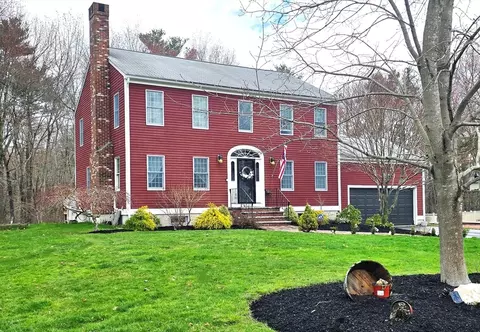 152 Terrianne Dr, Taunton, MA 02780