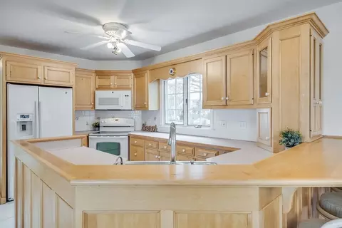 73 E Bay View Rd, Dennis, MA 02638 photo 9