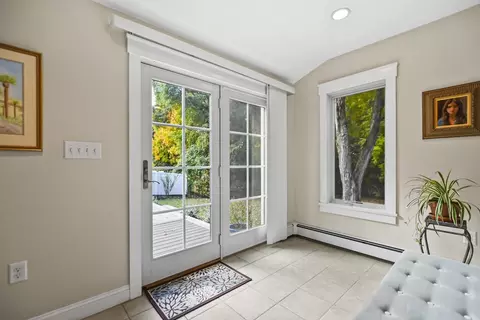 Entry Way - 19 Arcadia Ave, Reading, MA 01867 photo 3 of 5