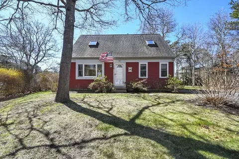 55 Mcgee Dr, Hyannis, MA 02601