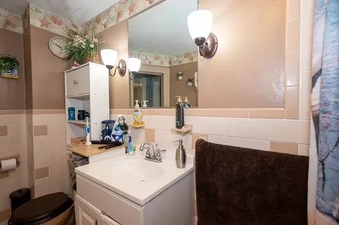 Bath - 21 Smith Ave, Ware, MA 01082 photo 2 of 2