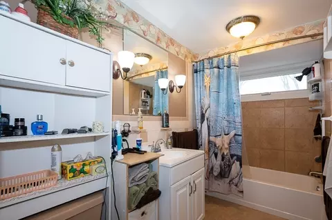 Bath - 21 Smith Ave, Ware, MA 01082 photo 1 of 2