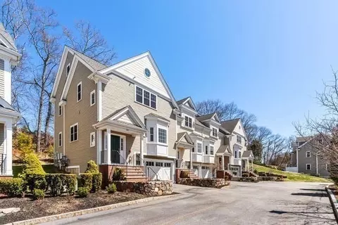 10 Murray Ave #16, Burlington, MA 01803