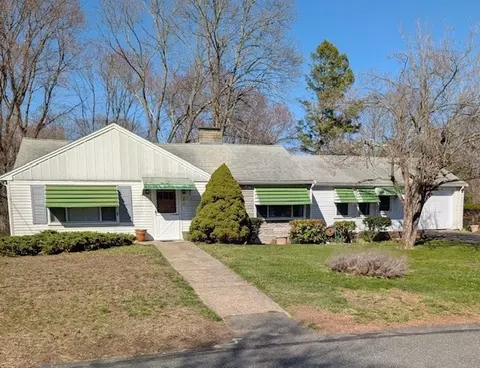 58 Cutler Dr, Framingham, MA 01701