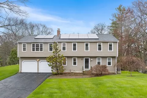 29 Hammond Rd, Hopedale, MA 01747