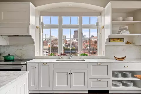 101 Chestnut St #R, Boston, MA 02108