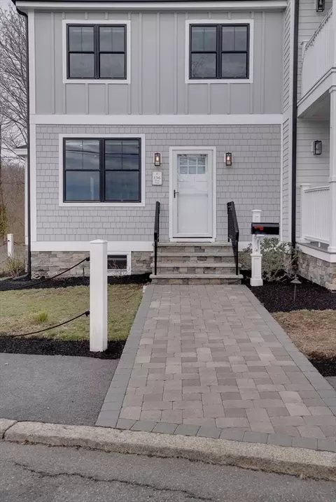 136 Flash Rd #TOWNHOME, Nahant, MA 01908 photo 2