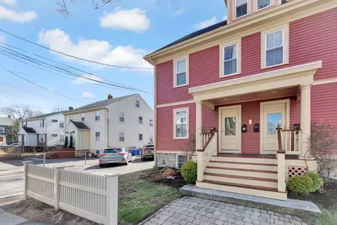132 Warren St #A, Arlington, MA 02474