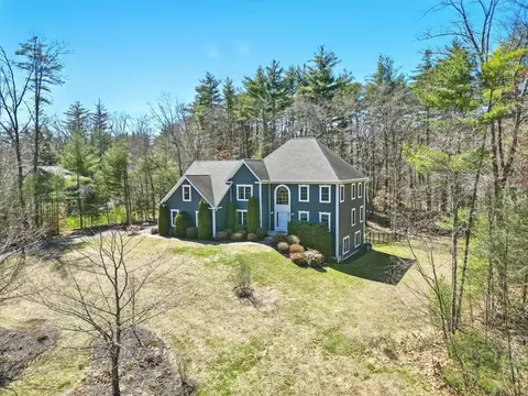 7 Indian Pipe Dr, Hadley, MA 01035