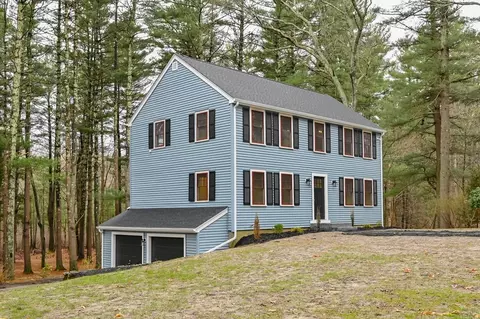 115 Brook Bend Rd, Hanover, MA 02339