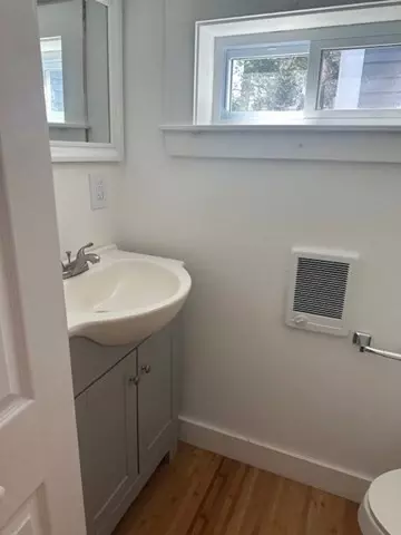 Bath - 63 Pond St, Georgetown, MA 01833 photo 1 of 1
