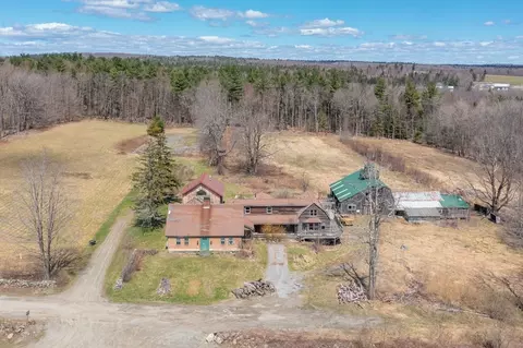 27 Broom St, Plainfield, MA 01070