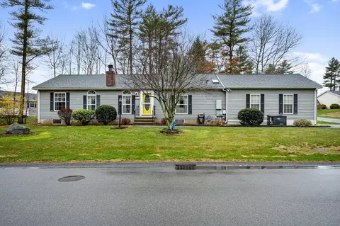 7903 Oak Point Dr, Middleboro, MA 02346