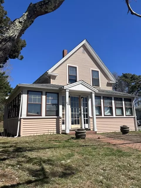 29 Onset Ave, Wareham, MA 02532