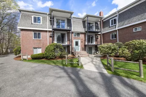 80 Walnut St #111, Canton, MA 02021