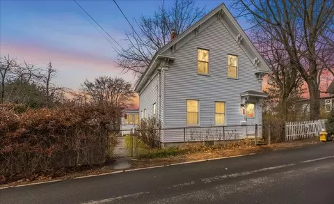 21 Border St, Lawrence, MA 01843