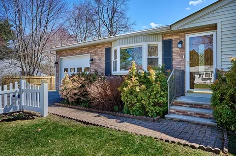 5 Winchester Ter, Northampton, MA 01062