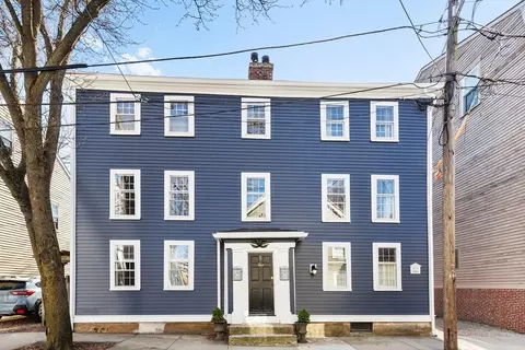 5 N Pine St #1, Salem, MA 01970