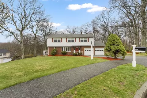 118 Sherbourne Pl, Waltham, MA 02451