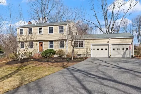 22 Wildwood Rd, Andover, MA 01810