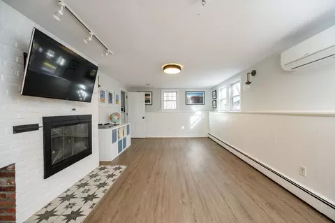 Living - 4 Volunteer Rd, Hingham, MA 02043 photo 5 of 6