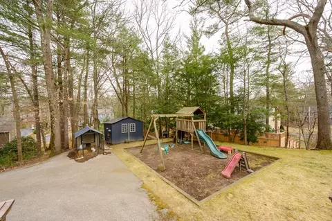 Exterior - 4 Volunteer Rd, Hingham, MA 02043 photo 6 of 7